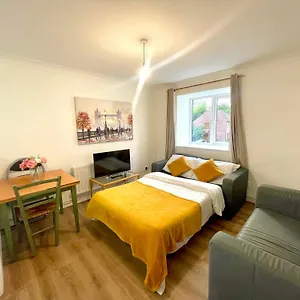 2-bed-flat-privite-in-canada-water.cambridgehotelsuk.com/